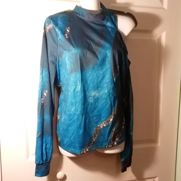 Asymmetrical Cut Out Shoulder Blouse in Beautiful Aqua Blues 💙 - Picture 2 of 5